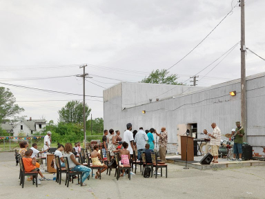 Outdoor Church Service 3 Detroit 2010 4351